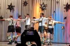 Auftritt Schuhplattlergruppe